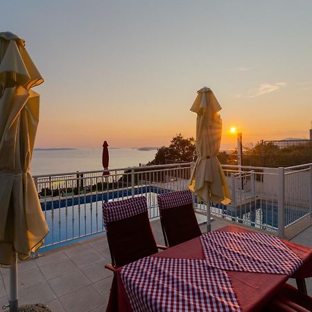 Kuca Za Odmor R&A Villa Подстрана Екстериор снимка